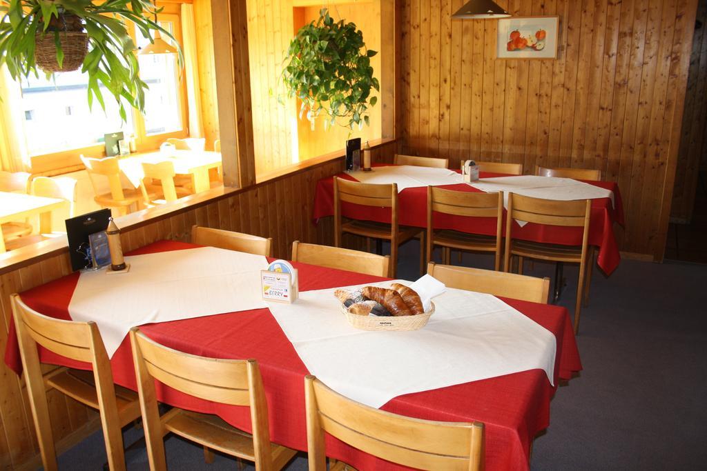 Sporti Grusch 호스텔 외부 사진